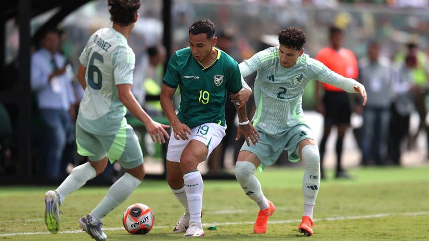 México gana con angustias frente a Bolivia