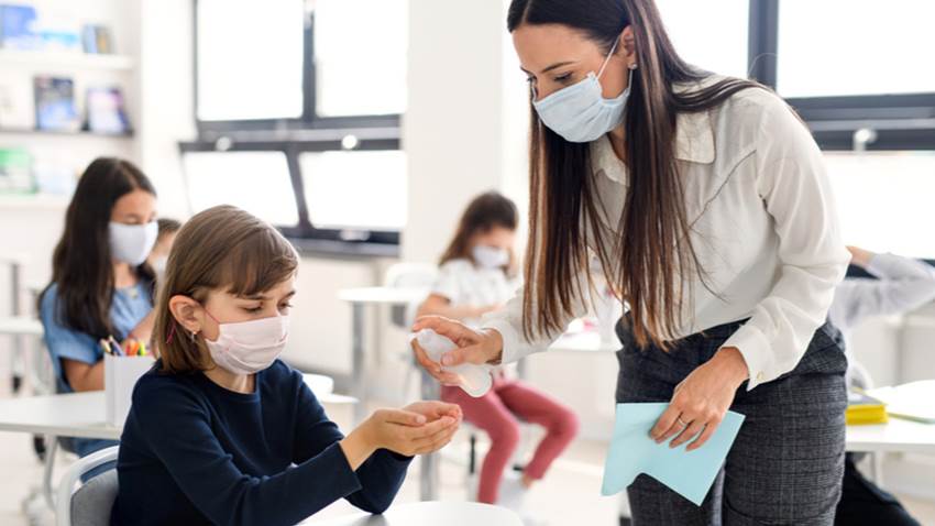 Inequidad educativa en la generación COVID y su repercusión a futuro en el sistema socioeconómico