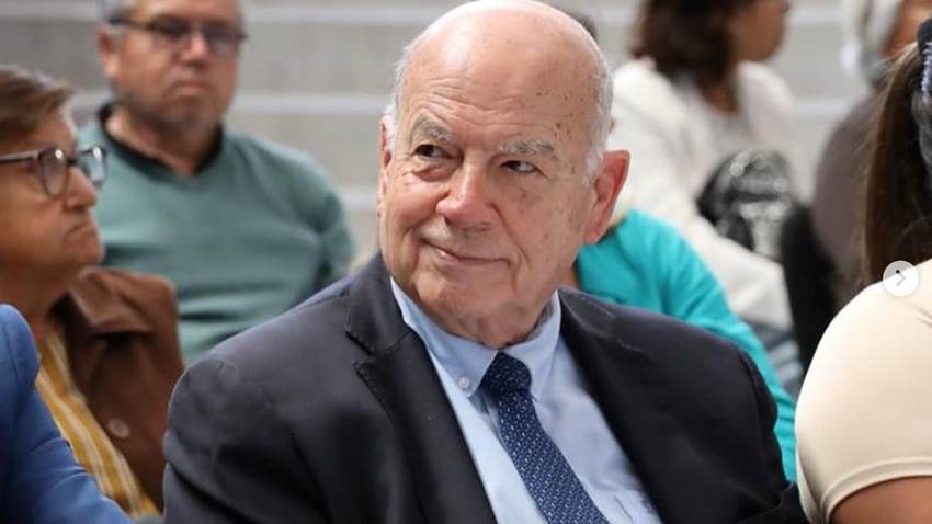 El senador chileno José Miguel Insulza deja el hospital tras recibir la implantación de un marcapasos