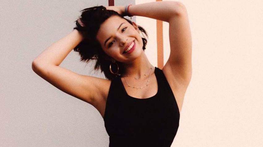 Ángela Aguilar al borde del desmayo tras recibir vacuna contra la influenza