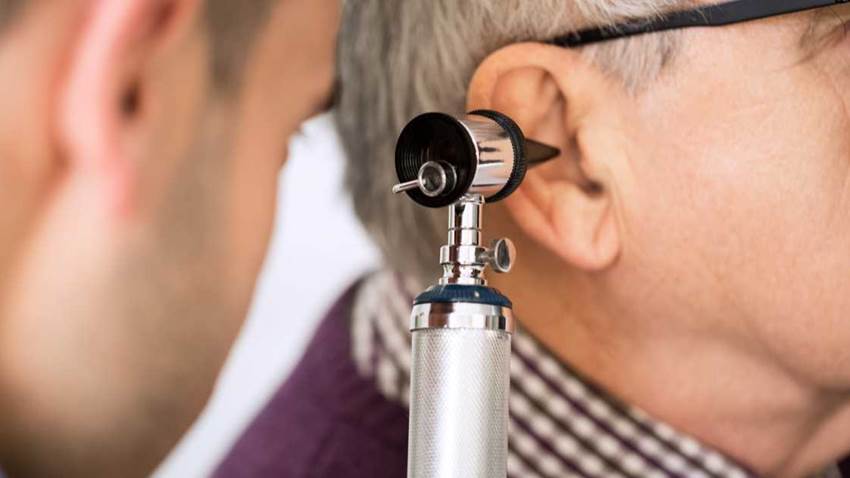 Zumbido en el sistema auditivo, otra secuela del COVID-19