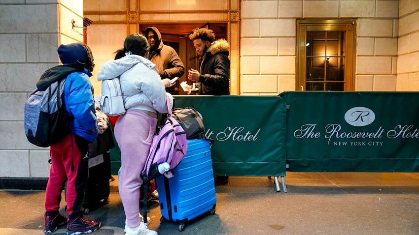 El Gobierno de Trump demanda a Nueva York por sus leyes de ciudad santuario para los migrantes