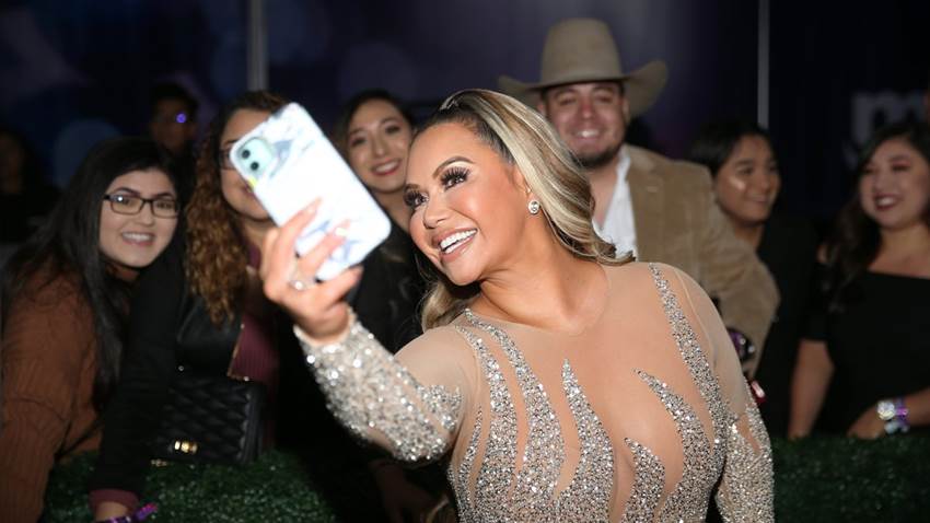 Chiquis Rivera comparte su lado ‘más sexy’ y ‘atrevido’