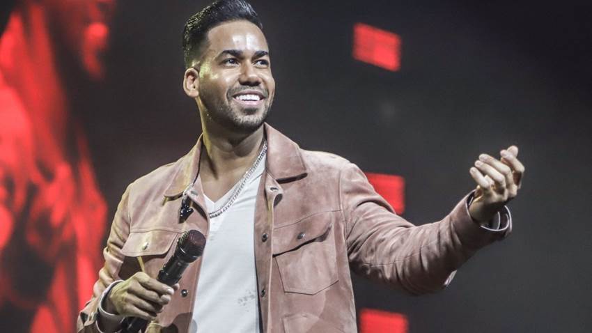 Romeo Santos anuncia el nacimiento de su tercer hijo