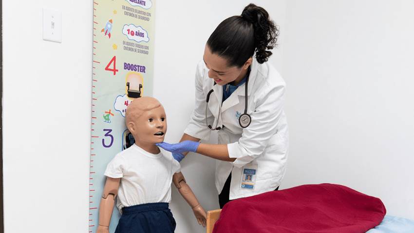 Acreditan programa de enfermería de Ponce Health Sciences University