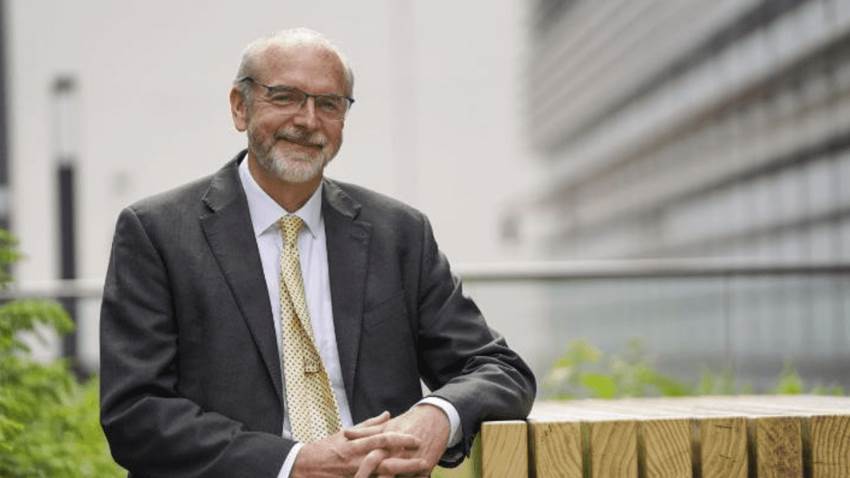 No podemos vacunar al planeta cada cuatro o seis meses. No es sostenible ni asequible: Oxford