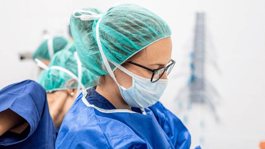 Colegio de Enfermeras pide mayor reclutamiento en medio de la crisis