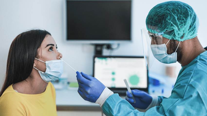 Seis pasos a seguir si sospechas que te infectaste de COVID-19