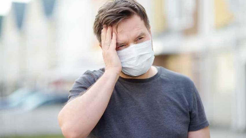 Los afectados por COVID-19 con dolor de cabeza presentan mejor pronóstico