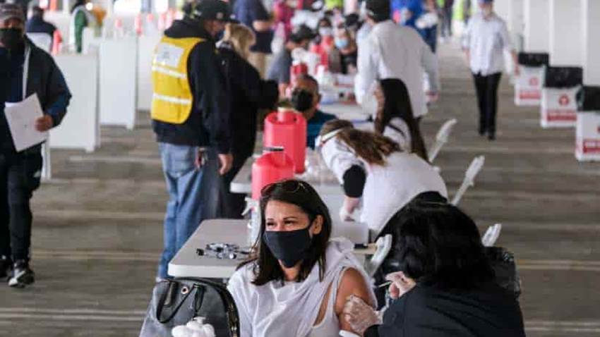 El 70% de la población de Estados Unidos será vacunada antes del 4 de julio, indicó el presidente Biden