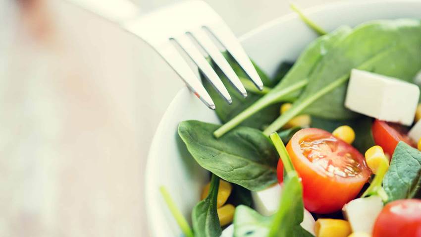 ¿Qué alimentos evitar si tengo síndrome de ovario poliquístico (SOP)?