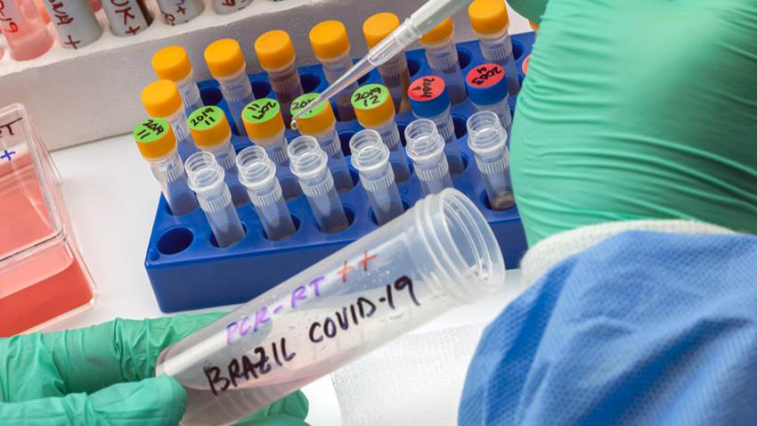 Variante brasileña de coronavirus preocupa a las autoridades por una nueva ola de brotes