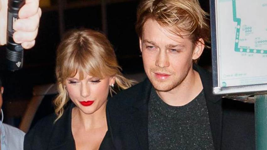 Joe Alwyn habla como nunca sobre lo privado de su relación con Taylor Swift