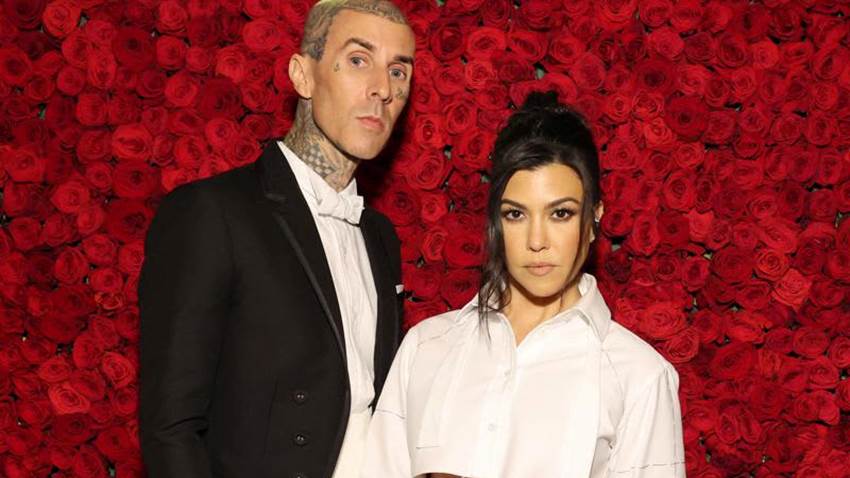 Kourtney Kardashian cuenta por qué no vive con su esposo, Travis Barker