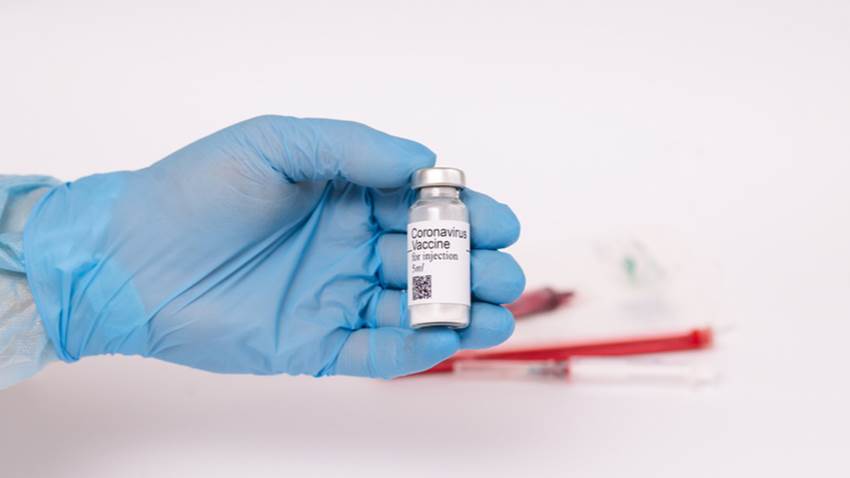 FDA cataloga como fuertemente protectora la vacuna creada por Pfizer y BioNTech contra el COVID-19