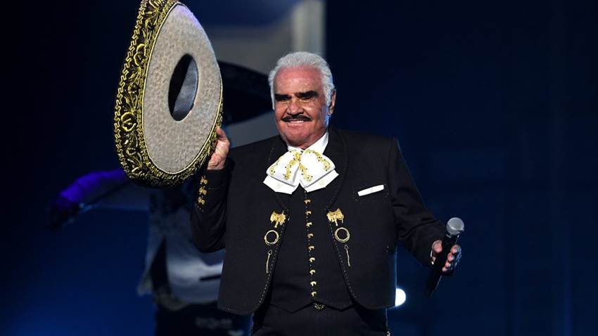Vicente Fernández sale del hospital con un mensaje para sus fans: ‘Amigos, ya me encuentro bien’