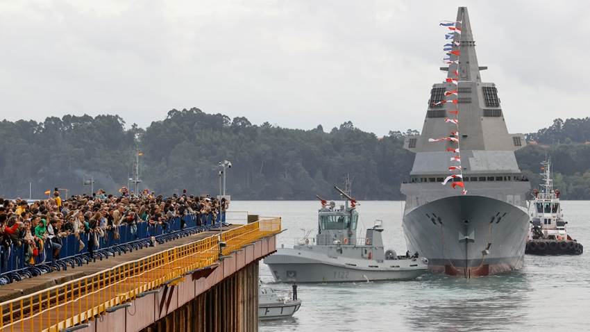 España lanza a la mar una de las fragatas de combate más avanzadas del mundo, la F111 ‘Bonifaz’ de Navantia