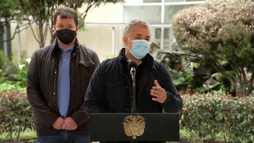 Duque advierte que se acercan días de hasta 40.000 casos diarios por COVID-19 en Colombia